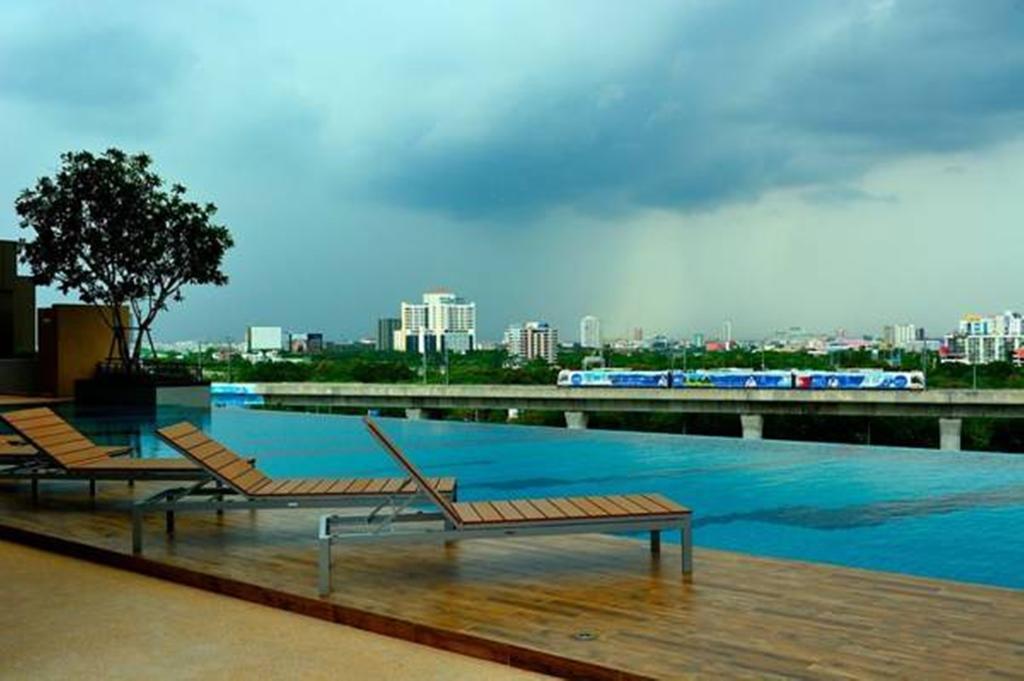 Airport Link Hua Mak Condo Бангкок Номер фото