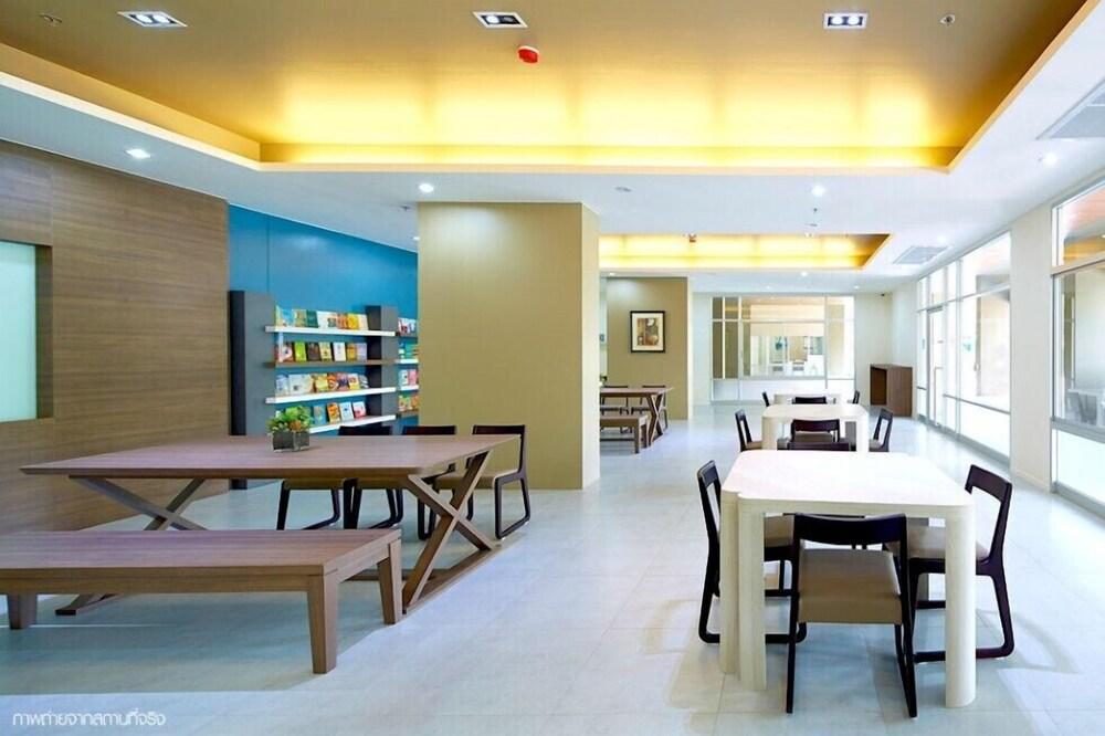 Airport Link Hua Mak Condo Бангкок Экстерьер фото