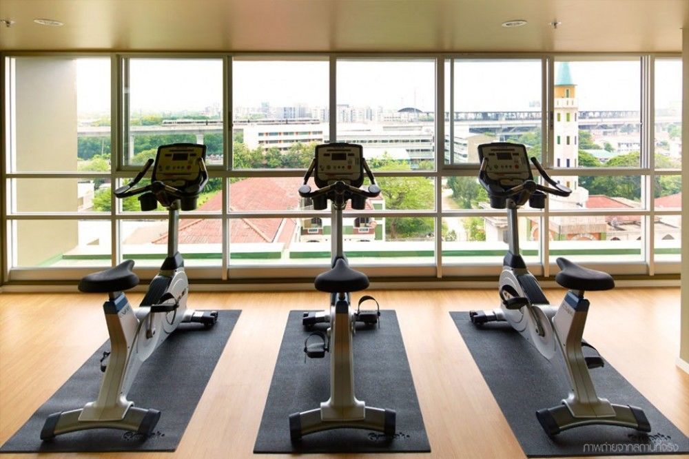 Airport Link Hua Mak Condo Бангкок Экстерьер фото